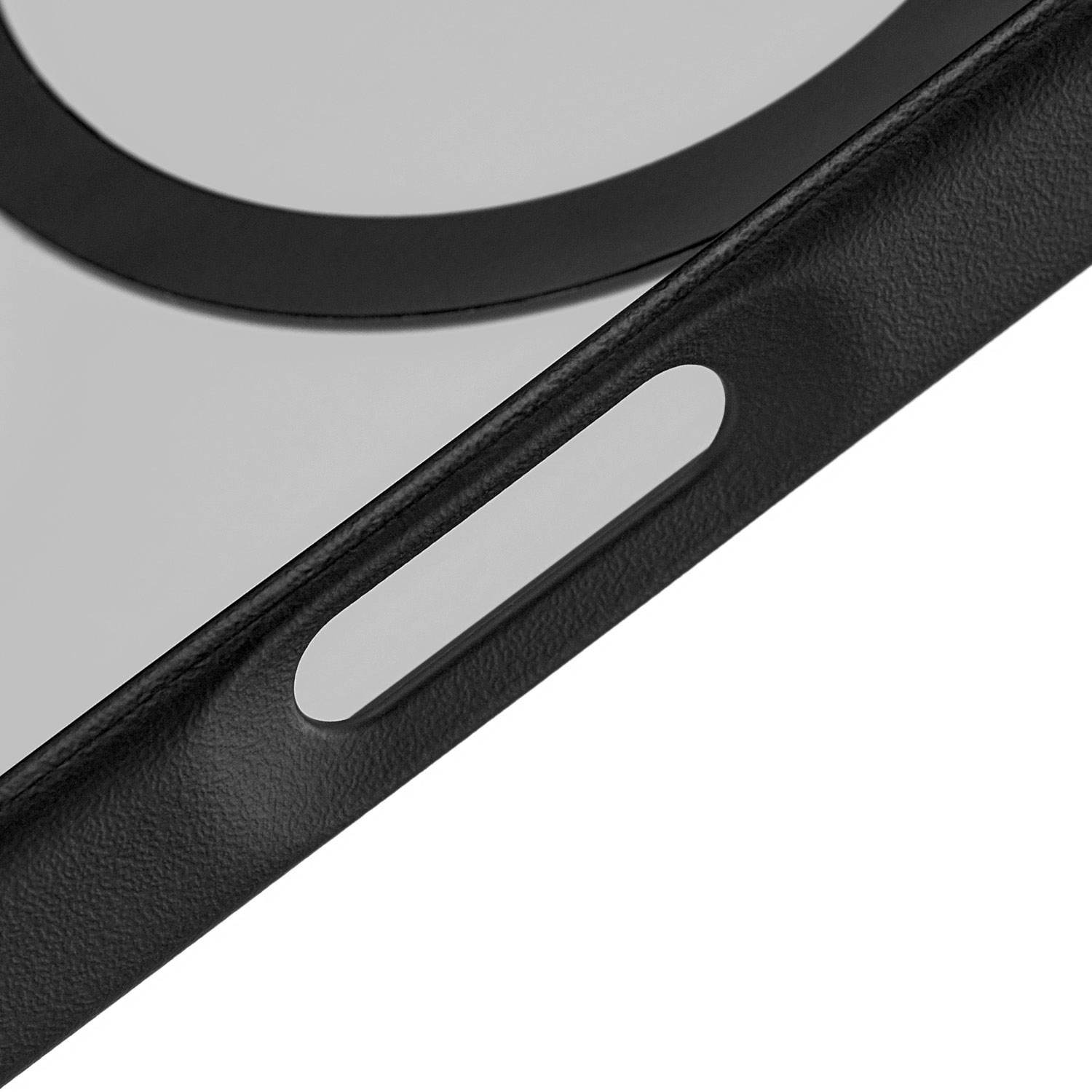 Фото Чехол защитный uBear Cloud Mag Case для iPhone 17 Pro, MagSafe, черный На фото изображено Чехол защитный uBear Cloud Mag Case для iPhone 17 Pro, MagSafe, черный