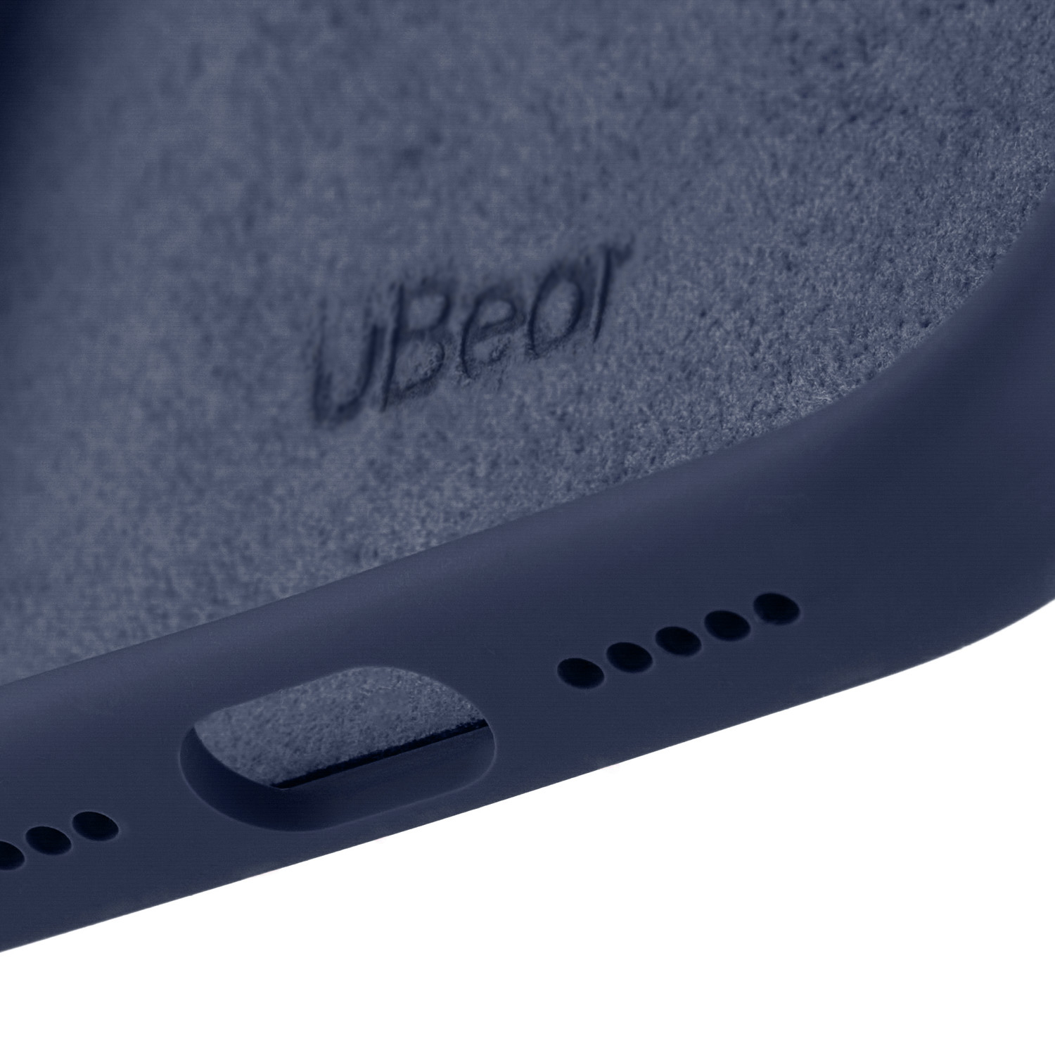 На фото изображено Чехол защитный uBear Touch Mag Case для iPhone 17 Pro, MagSafe, темно-синий