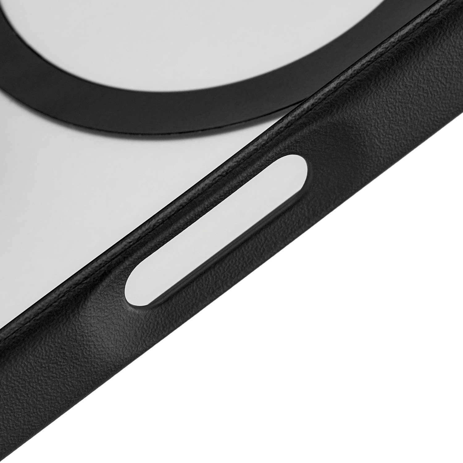 Фото Чехол защитный uBear Cloud Mag Case для iPhone 17 Pro Max, MagSafe, черный На фото изображено Чехол защитный uBear Cloud Mag Case для iPhone 17 Pro Max, MagSafe, черный