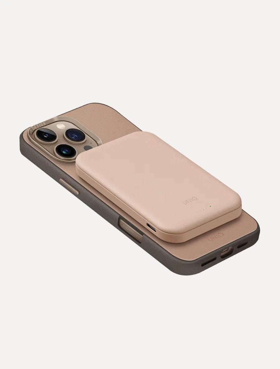 На фото изображено Внешний аккумулятор Uniq Lexa 5000 mAh, розовый